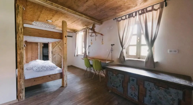 Кровать в общем номере Hostel Lukna