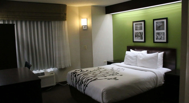 Двухместный номер Standard Sleep Inn near Great Lakes Naval Base