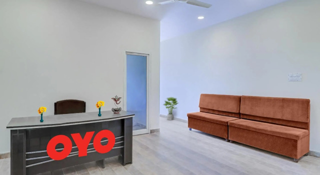 OYO 70302 Aayush Stay Inn