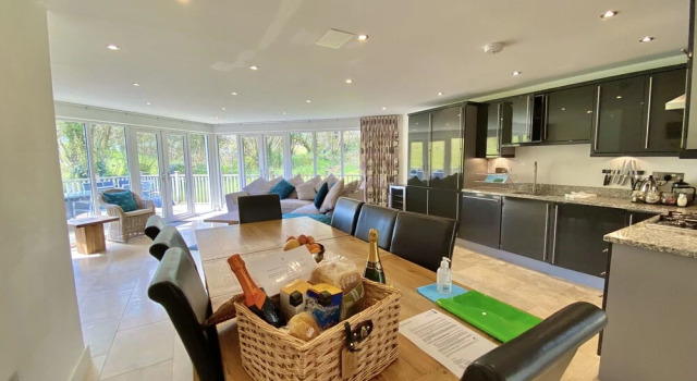 Trewhiddle Retreat V17 by Together Travel - Luxury 4-Bedroom Villa, Забронировать Вилла Отели Англии 3 звезды, 3*