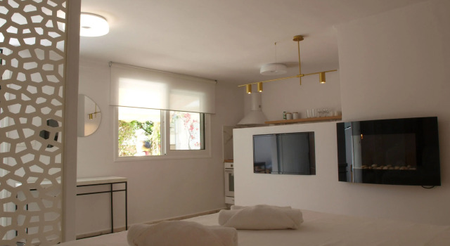 Kavouri Seaside Luxury Bungalow