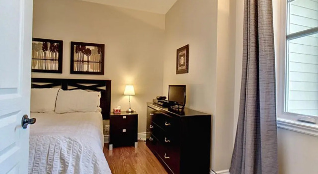 Condo Vélo-Golf-Ski Montagne Bromont - NAVETTE INCLUSE EN HIVER!, Foglalás Szálloda Ski Bromont Bromont
