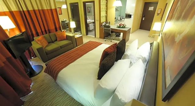 Люкс с видом на город Staybridge Suites Beirut by IHG