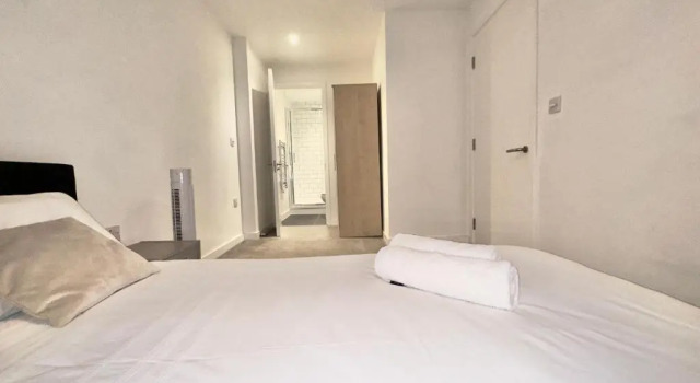 Апартаменты Modern 2 Bedroom Apartment - Manchester Old Trafford