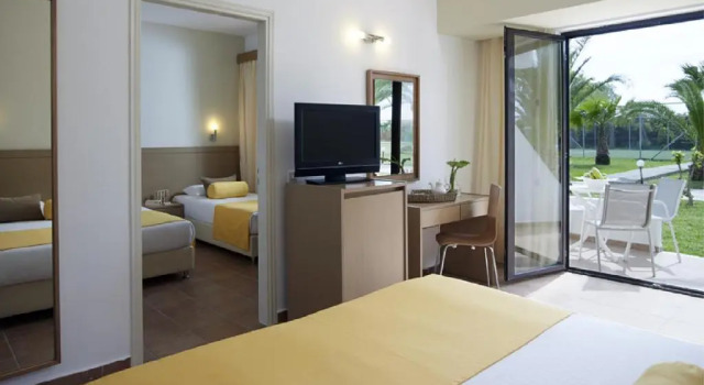 Семейный номер Standard с видом на сад Atlantica Thalassa Hotel