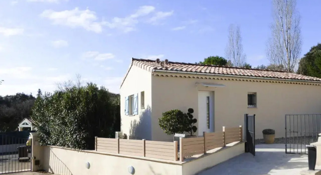 Коттедж Nice Holiday Home With Private Terrace, Arpaillargues-et-aureillac