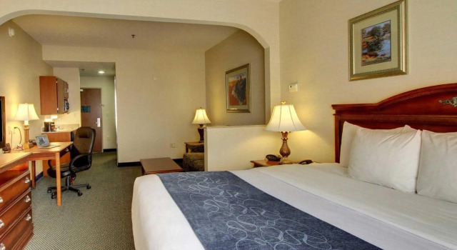 Люкс Comfort Suites Waco Near University Area