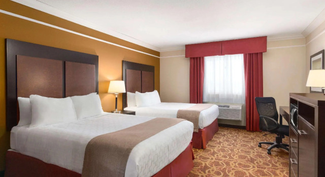 Четырёхместный номер Standard Travelodge by Wyndham Meadow Lake