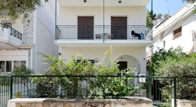 Brand new cottage house in Athens close to Stauros Niarxos foundation.