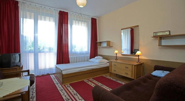 Hotel Rzemieślnik Zakopane, Забронировать Отель Отели Закопане 3 звезды, рядом с Нижняя Ровень Крупова, 3*