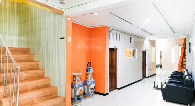 Urbanview Hotel Mawar Sharon Near Alun Alun Batu
