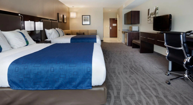 Четырёхместный номер Standard Holiday Inn & Suites San Antonio Northwest by IHG