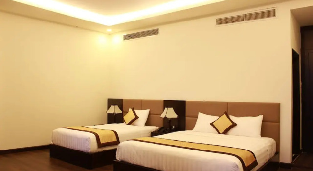 Номер Premium с видом на реку International Hotel
