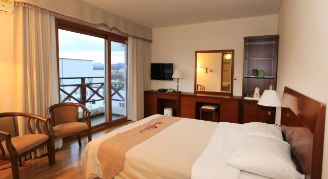 Двухместный номер Standard с видом на горы Ocean Grand Hotel