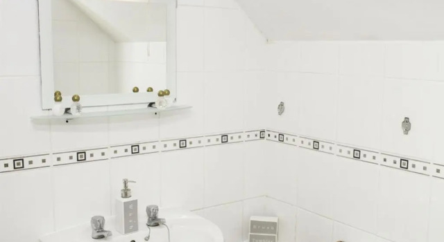 Трёхместный номер Superior The Castle Inn Hotel