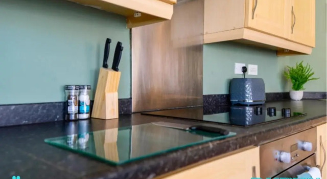Harrowby House - DYZYN Living - Pet Friendly & Secured Parking - B2B Long Stay