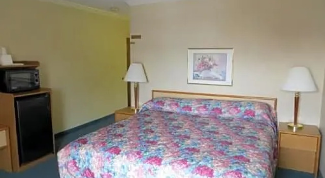 Номер Standard Homestyle Inn and Suites Springfield