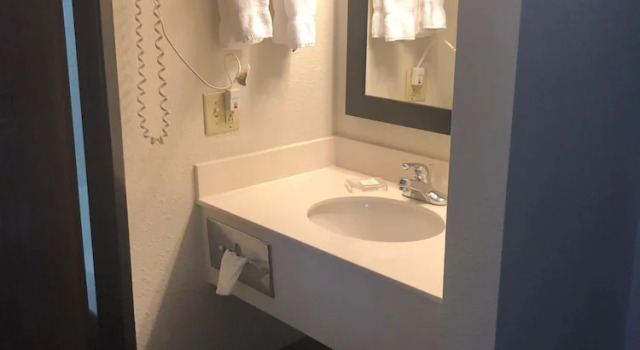 Студия Carrollton Hotel