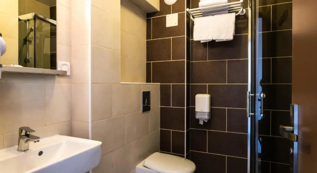 Двухместный номер Standard с балконом Hôtel du Midi Plage