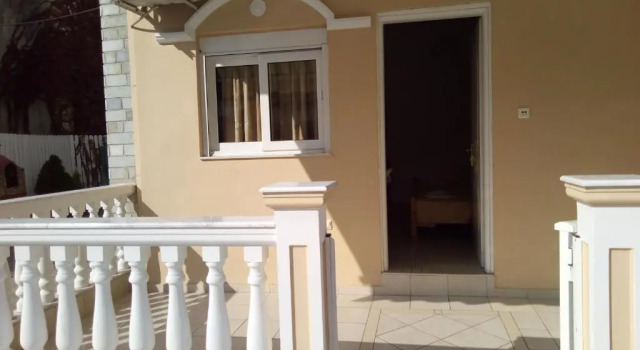 Standardowy czteroosobowy pokój Hotel Exarhos