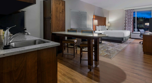 La Quinta Inn & Suites by Wyndham Flagstaff East I-40, Забронировать Отель Флагстафф 