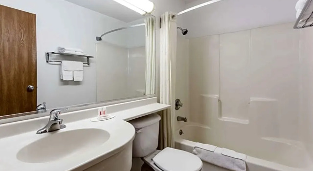 Standard Neljän hengen huone Super 8 By Wyndham Ft. Morgan