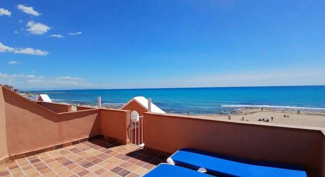 Апартаменты с видом на море Lloyds Beach Club