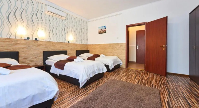 Camera Standard Pension Mora