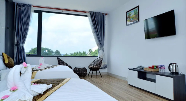 Четырёхместный номер Deluxe Buon Ma Thuot Hotel