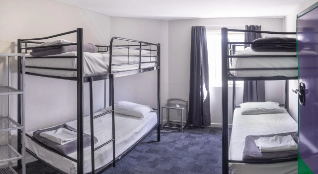 Кровать в общем номере (женский номер) Big Backpackers Hostel