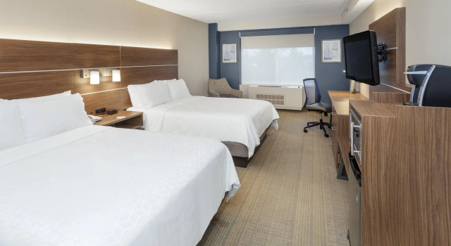 Четырёхместный номер Standard Holiday Inn Express & Suites Riverhead - Long Island by IHG