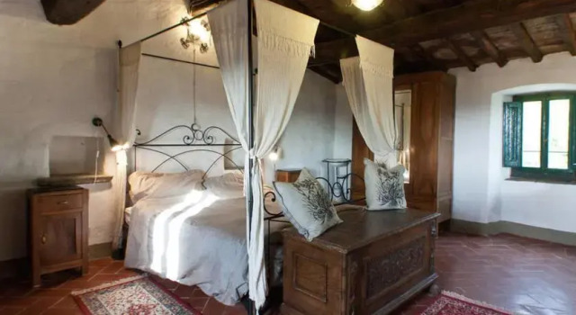 Historic Cottage In Tuscany, Book Feriehus Hoteller i Rufina med parkering, Parkering
