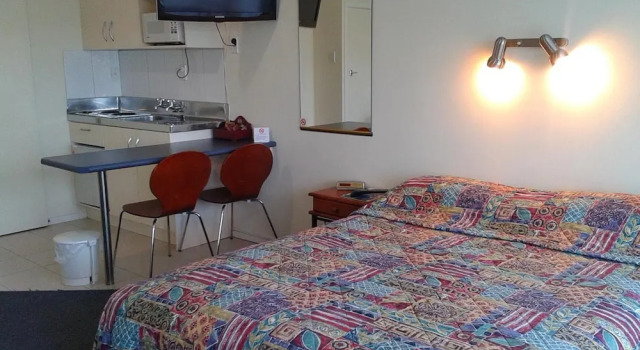 Frimley Lodge Motel, Rezerwuj Motel Hotele w Auckland Region z parkingiem, Parking