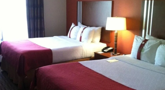 Четырёхместный номер Premium Holiday Inn Austin North by IHG