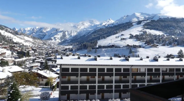Sapaudia G - Appartement skis aux pieds, belle vue, Забронировать Апартаменты/квартира Отели Ла-Клюза с парковкой, рядом с Горнолыжный подъемник Риффруа, Парковка