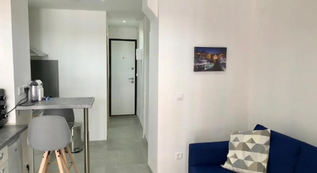 Provençal Studio Netflix Appart-hotel-Provence, Забронировать Отель Ла-Фар-лез-Оливье Альпы
