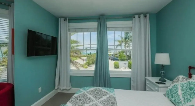 Sunset Surf 2201 Ave C 6 Bedroom Home by RedAwning