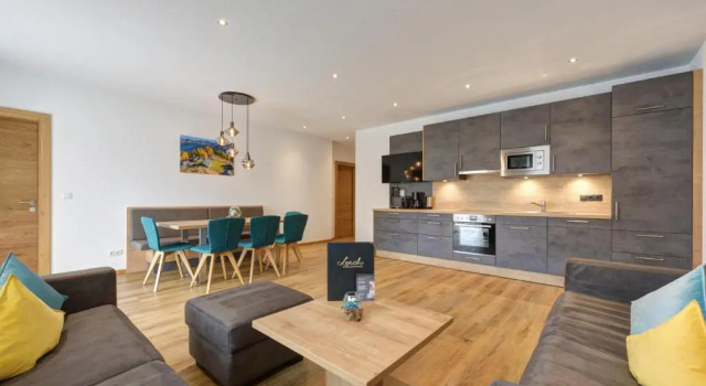 Апартаменты Deluxe Lerch Suites