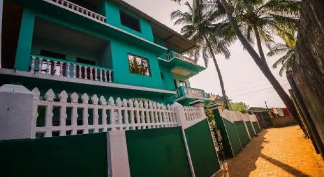 Oyo 23256 Home Decent 1 Bhk Baga, Prenota Hotel Baga 