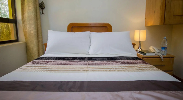 Crown Suites Hotel, Prenota Hotel Mbale Mbale