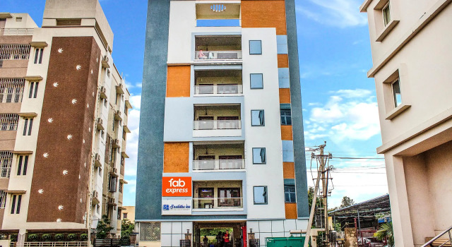 OYO 73795 Karthikeya Pride, Rezervovat Hotel Hotely v Andhra Pradesh s parkováním, Parkování