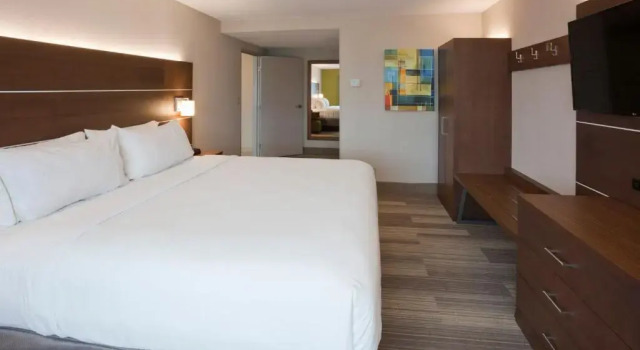 Люкс Holiday Inn Express Roseville-St. Paul by IHG