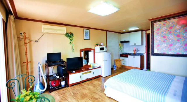 Stonesung Pension, Забронировать Отель Отели Согвипхо 3 звезды, рядом с Отель и казино Lotte Jeju, 3*