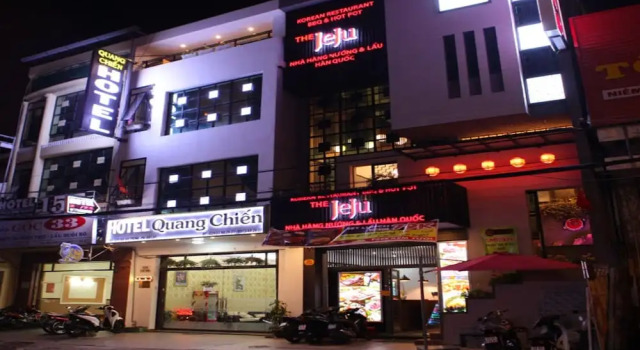 Quang Chien Hotel by Zuzu