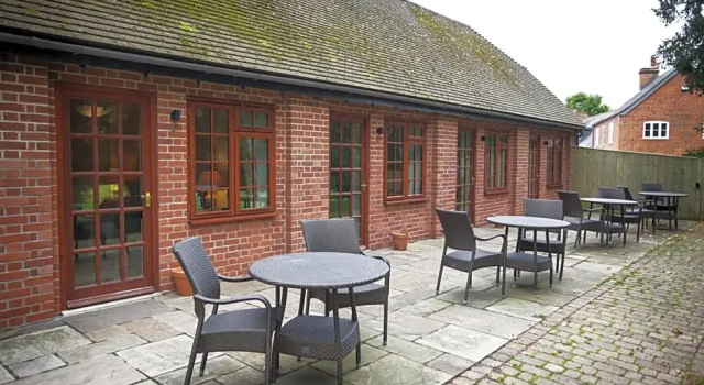 Номер Standard с видом на озеро Donnington Grove Country Club