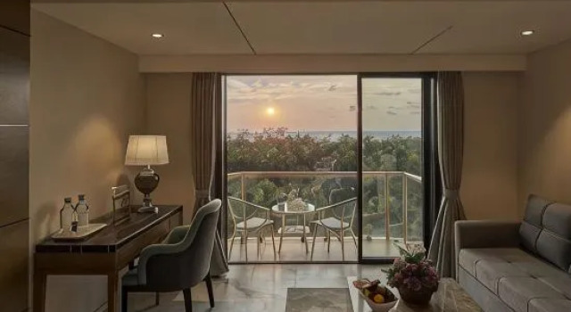 Номер Deluxe с балконом и с видом на воду Regenta Central Imperial Candolim Goa