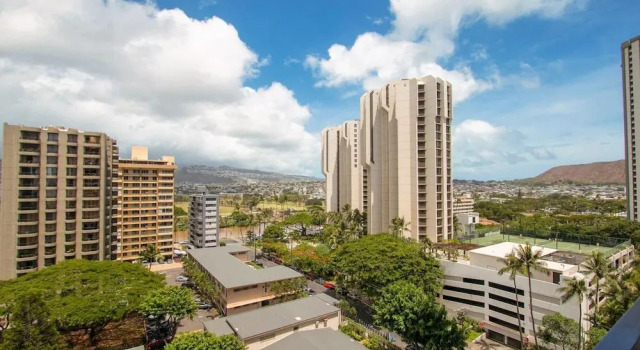 Waikiki Banyan - Moutnain View Tower 2 Suite 1205, Забронировать Апартаменты/квартира Апартаменты Гонолулу, рядом с Royal Hawaiian Theater Legends in Concert Waikiki, Апартаменты/квартира