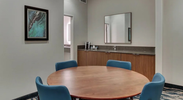 Люкс c 1 комнатой Fairfield Inn & Suites by Marriott Birmingham Downtown