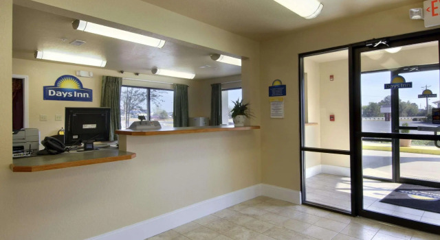 Двухместный номер Standard Days Inn by Wyndham Centre