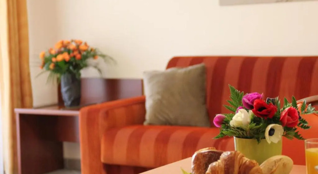 Четырёхместный номер Standard The Originals Boutique, Hotel lOccitan, Aubagne